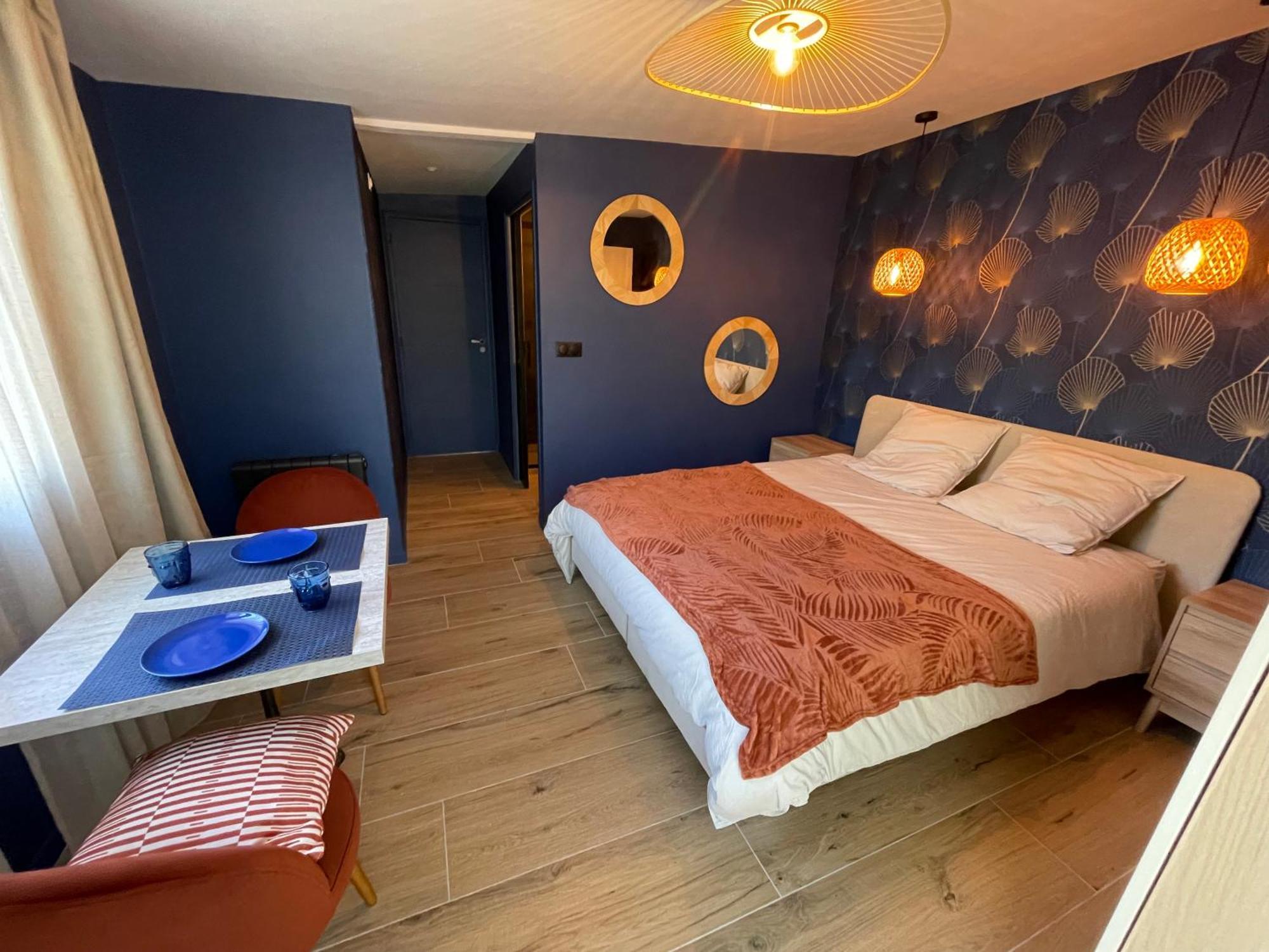 Nuit Bleutee Bed & Breakfast